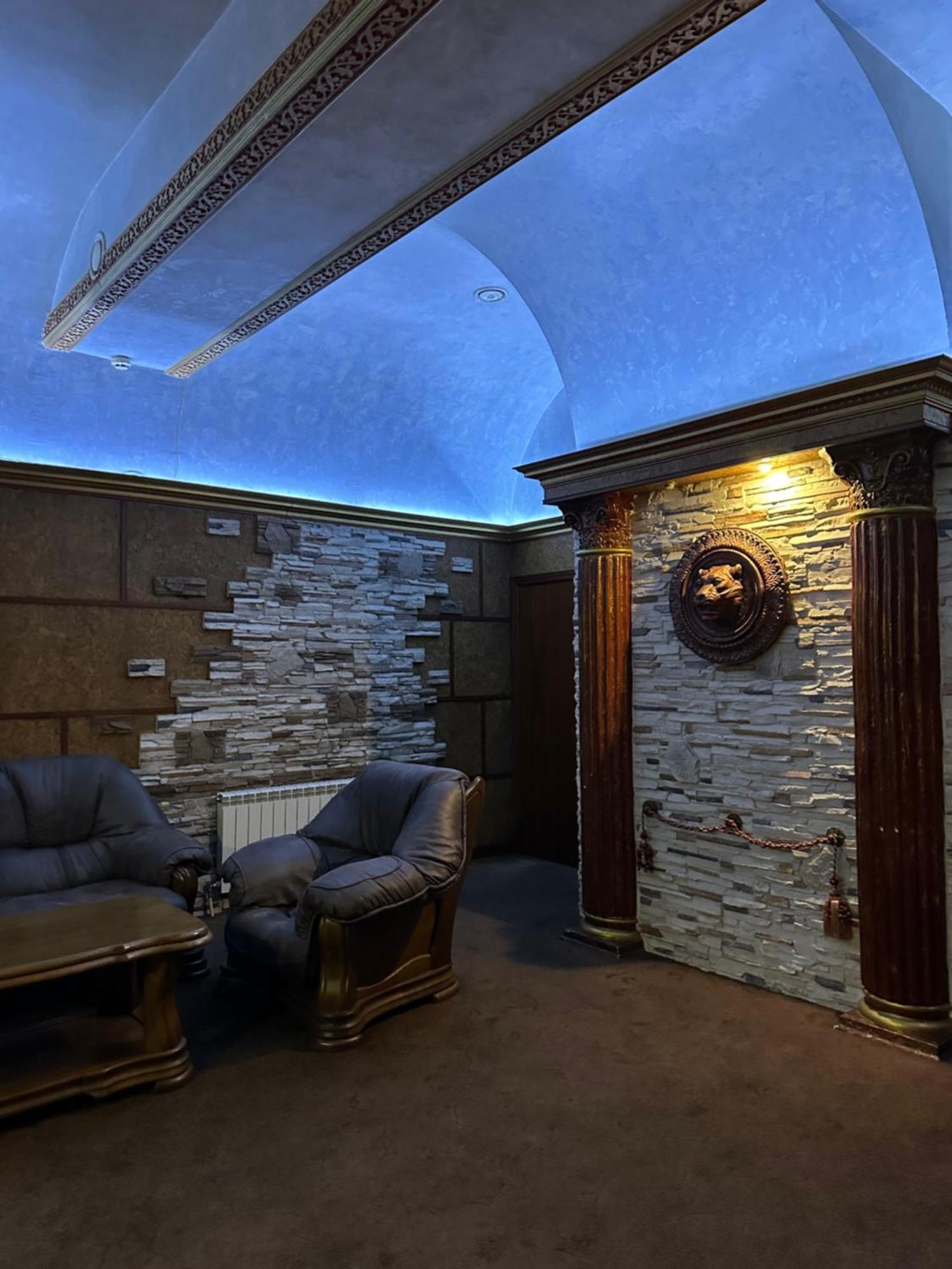 Kamelot Hotel 4*