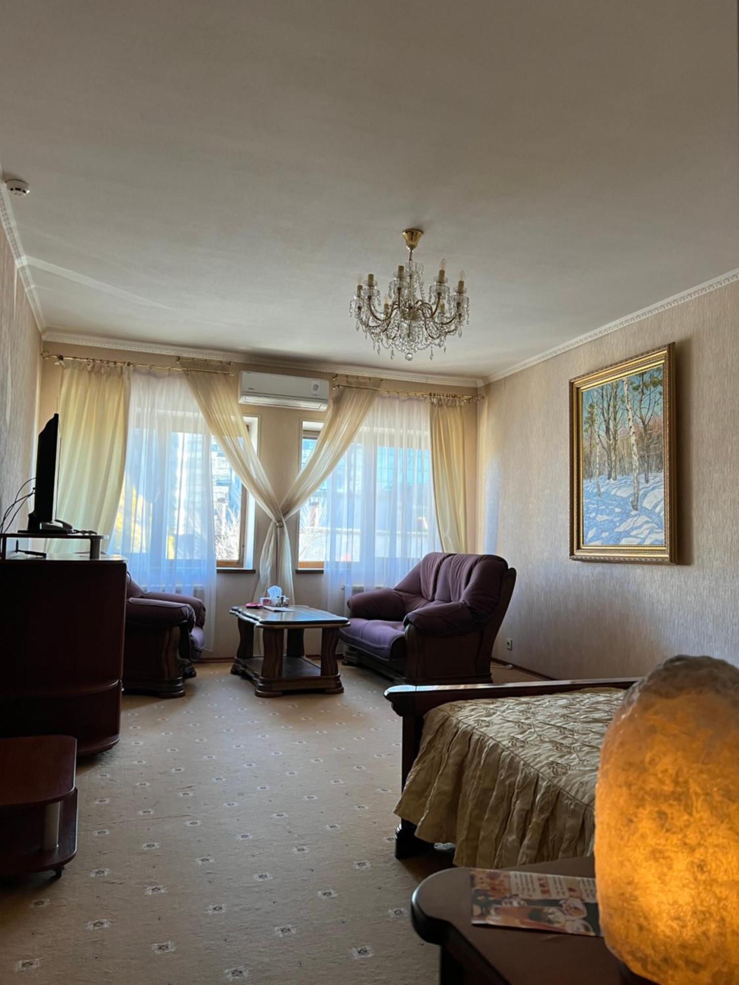 Kamelot Hotel 4*